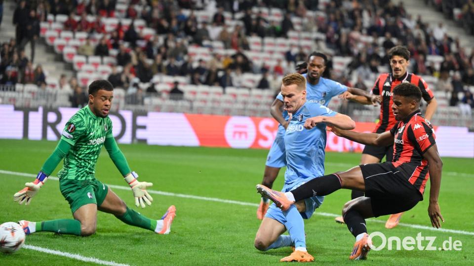 Vor allem in der Anfangsphase lieferten sich beide Teams ein umkämpftes Duell. Bild: Philippe Magoni/AP/dpa