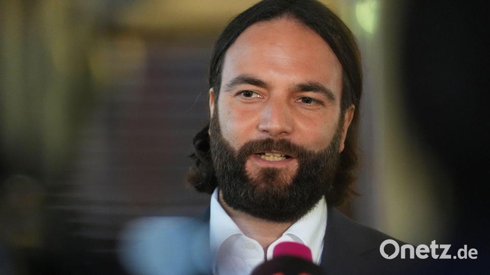 Blocks Verteidiger Ingo Bott hatte mit der Vorsitzenden Richterin wieder einen Schlagabtausch. Bild: Marcus Brandt/dpa