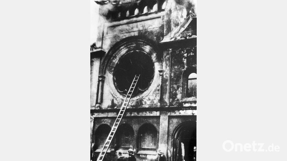 Am 9. November jährt sich die Pogromnacht von 1938, bei der die Nazis deutschlandweit wie hier in Berlin Synagogen in Brand setzten. (Archivfoto) Bild: AP/dpa
