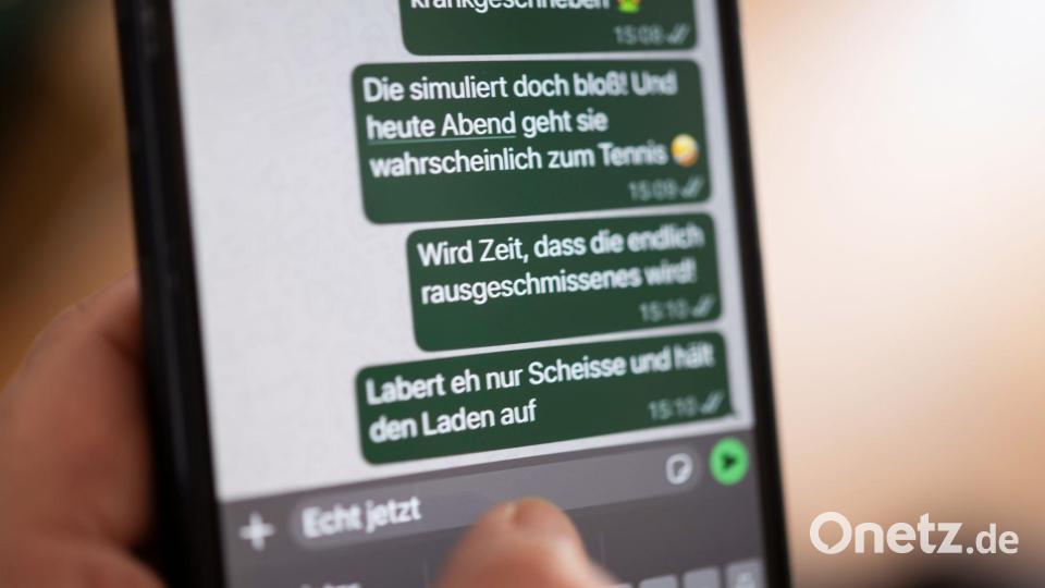 Im Netz und im realen Leben - oft am Arbeitsplatz - wird laut Studie zunehmend schikaniert, diffamiert, beleidigt. (Symbolbild) Bild: Marijan Murat/dpa