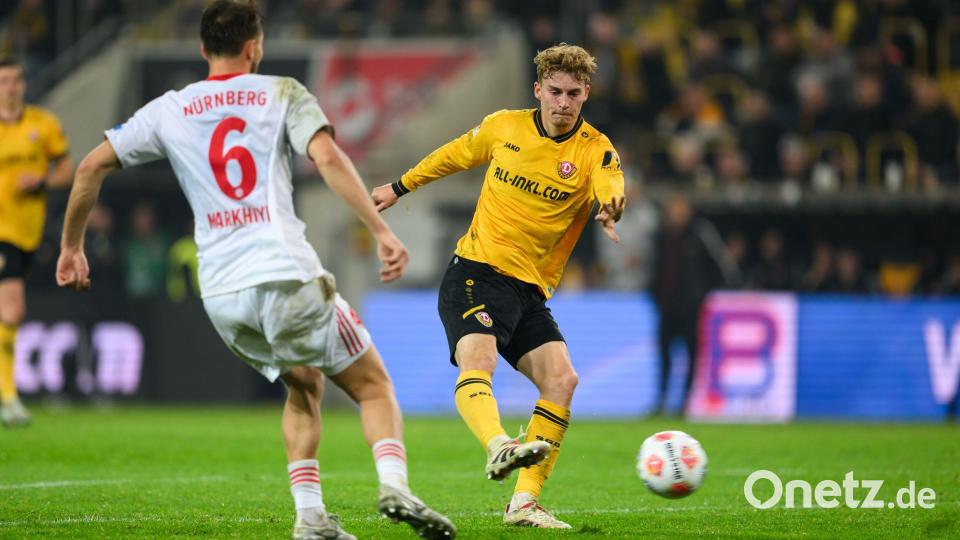 Dominik Kother (r, Dynamo Dresden) erzielt das Tor zum 1:1. Bild: Robert Michael/dpa