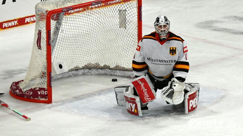 Keeper Dustin Strahlmeier hatte gegen Österreich Pech. Bild: Markus Lenhardt/dpa
