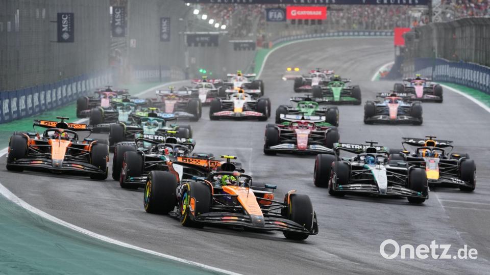 Auf dem Weg zum Start-Ziel-Sieg: Lando Norris (vorn) baute im Sprint seine WM-Führung aus. Bild: Andre Penner/AP/dpa