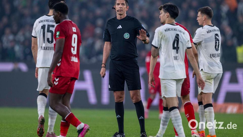 Schiedsrichter Aytekin im Mittelpunkt der Diskussion. Bild: David Inderlied/dpa