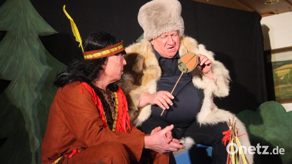 Indianer Franz Schwendner und sein weißer Freund Helmut Rubenbauer wollen den Schatz im Kettnitzmühlweiher heben. Bild: Hirsch