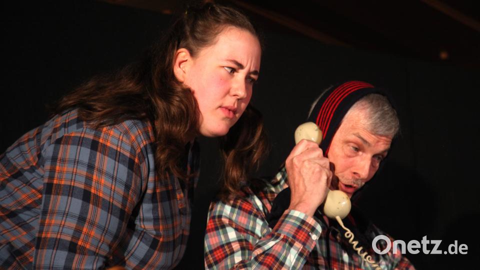 Jule Schneider und Josef Götz wollen die Hochzeit ihrer Tochter verhindern - bis sie erfahren, wer der Schwiegersohn in spe ist. Bild: Hirsch