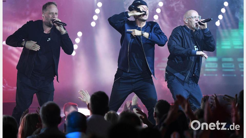 Unter dem Titel „Der letzte Bus“ wollen die Vier mindestens 18 Monate unterwegs sein. (Archiv) Bild: Uli Deck/dpa