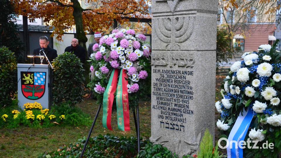 Oberbürgermeister Jens Meyer sagte: "Die Demokratie wurde mit Füßen getreten." Bild: Kunz