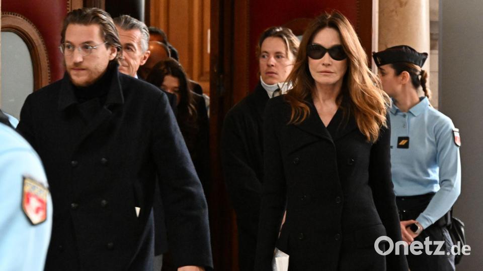 Ehefrau Carla Bruni hatte Sarkozy Sandwiches ins Gefängnis gebracht und kam zu Gerichtsentscheid über seine Freilassung. Bild: Emma Da Silva/AP/dpa