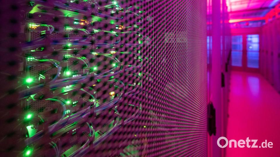 Deutschland muss dem IT-Verband Bitkom zufolge gegensteuern, um bei Rechenzentren international den Rückstand nicht noch größer werden zu lassen. (Archivbild) Bild: Sebastian Gollnow/dpa