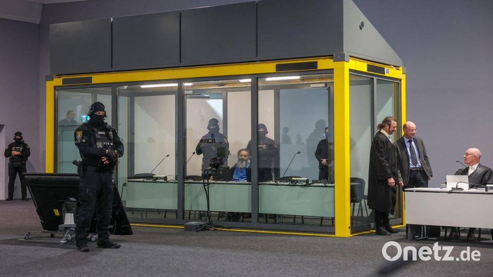 Kugelsicherer Glaskasten für Magdeburg Prozess Bild: Jan Woitas/dpa