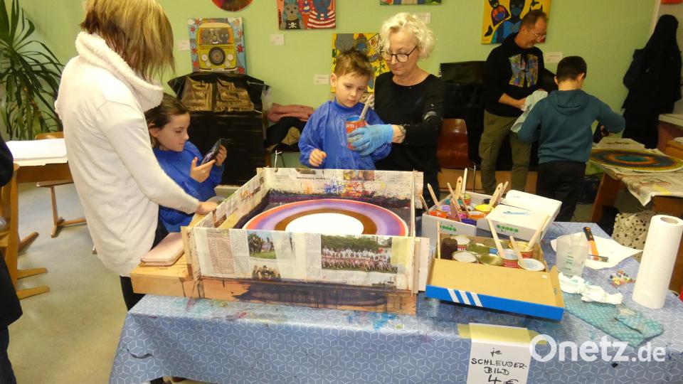 Die &quot;Farbschleuder&quot; von Sonja Wagner kam besonders bei den Kindern gut an Bild: hdk