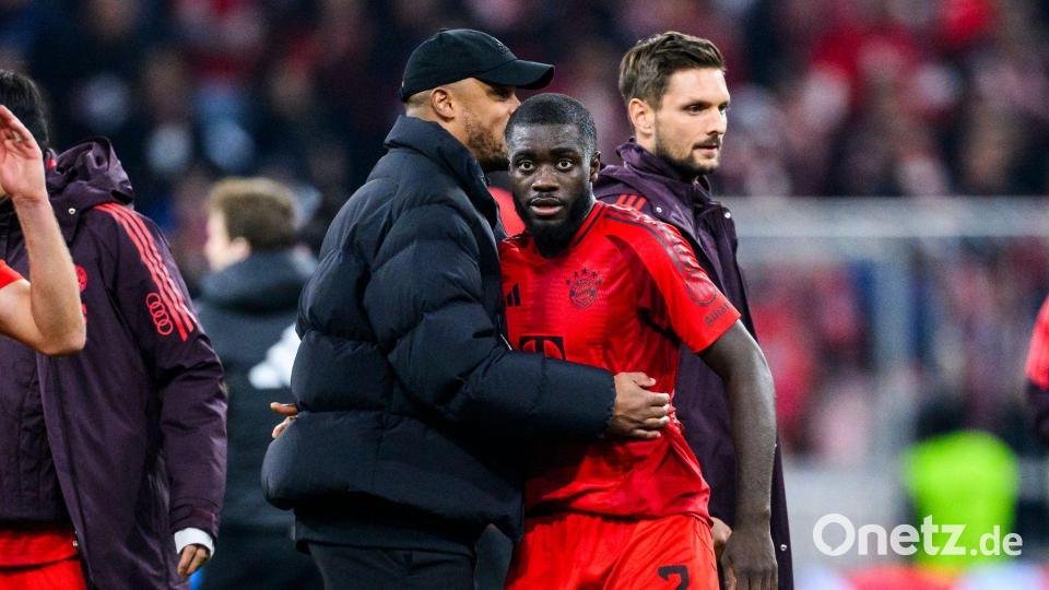 Bayern Münchens Dayot Upamecano (r) ist dankbar für die Tipps von Trainer Vincent Kompany (l). (Archivbild) Bild: Tom Weller/dpa
