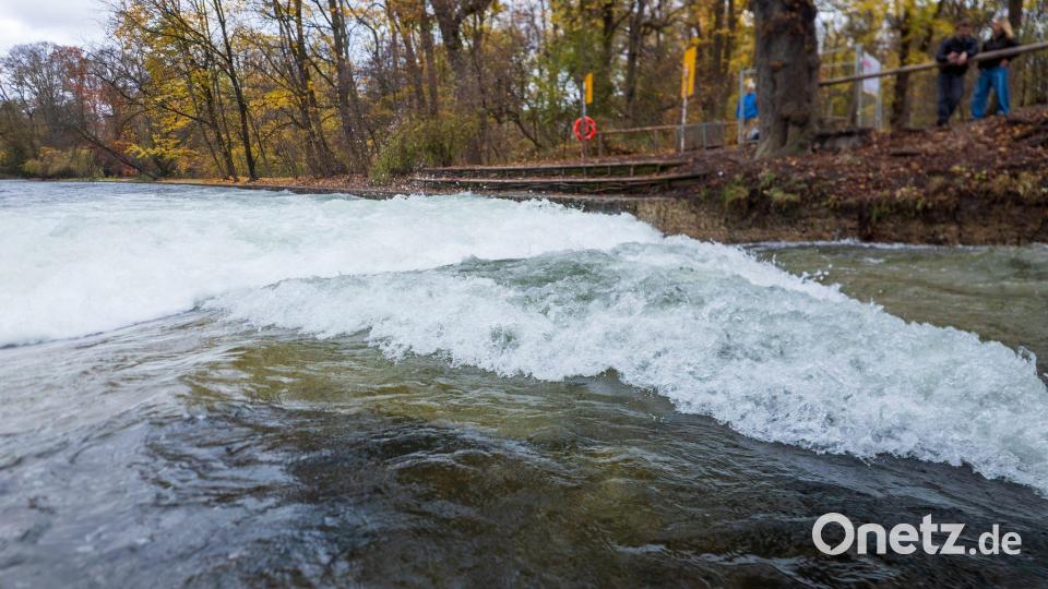 Rauschendes Wasser ohne Welle - kann Kies sie zurückbringen? (Archivbild Bild: Peter Kneffel/dpa
