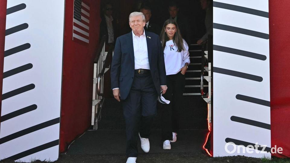 Kai Trump (r) begann im Alter von zwei Jahren mit dem Golfspielen. (Archivfoto) Bild: Mandel Ngan/POOL AFP/AP/dpa