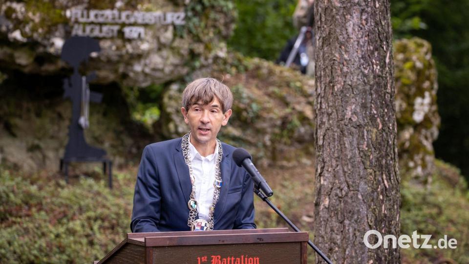 Der Pegnitzer Bürgermeister Wolfgang Nierhoff appelliert an die Menschen, Konflikte verbal zu klären. (Archivbild) Bild: Daniel Karmann/dpa