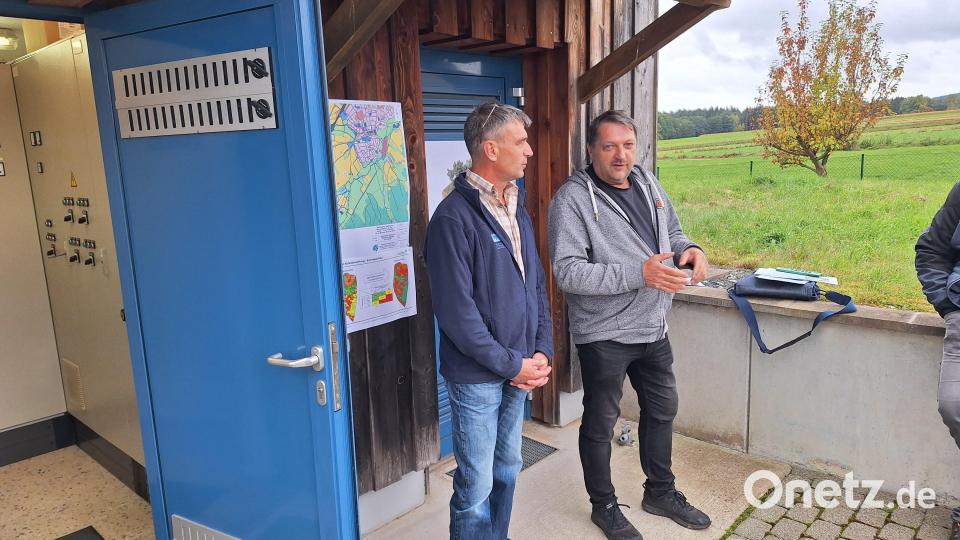 Das Kommunale Unternehmen Marktredwitz hat im Oktober zusammen mit Landwirten das 20-jährige Bestehen der Wasserschutzkooperation gefeiert. Bild: Kommunalunternehmen Marktredwitz