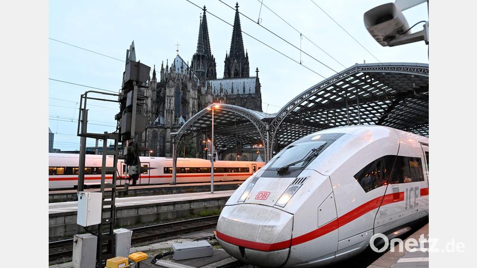 1.300 Züge pro Tag, Hunderttausende Reisende: Der Kölner Hauptbahnhof ist eine zentrale Drehscheibe für den Bahnverkehr. (Archivbild) Bild: Roberto Pfeil/dpa