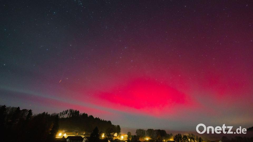 Seltenes Naturschauspiel: Polarlichter leuchten über Bayern Bild: -/onw-images/dpa