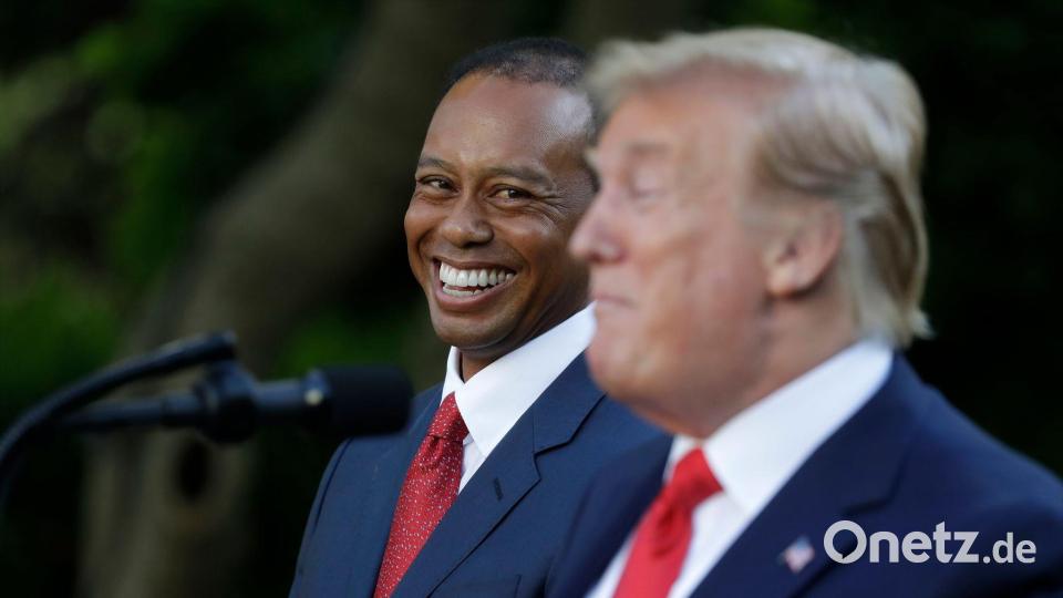 Begeisterte Golfer: Superstar Tiger Woods (l) und US-Präsident Donald Trump (r). (Archivfoto) Bild: Evan Vucci/AP/dpa
