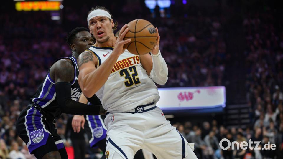 Das war nichts: Dennis Schröder (l) verlor mit Sacramento auch gegen die Denver Nuggets um Aaron Gordon. Bild: Randall Benton/AP/dpa