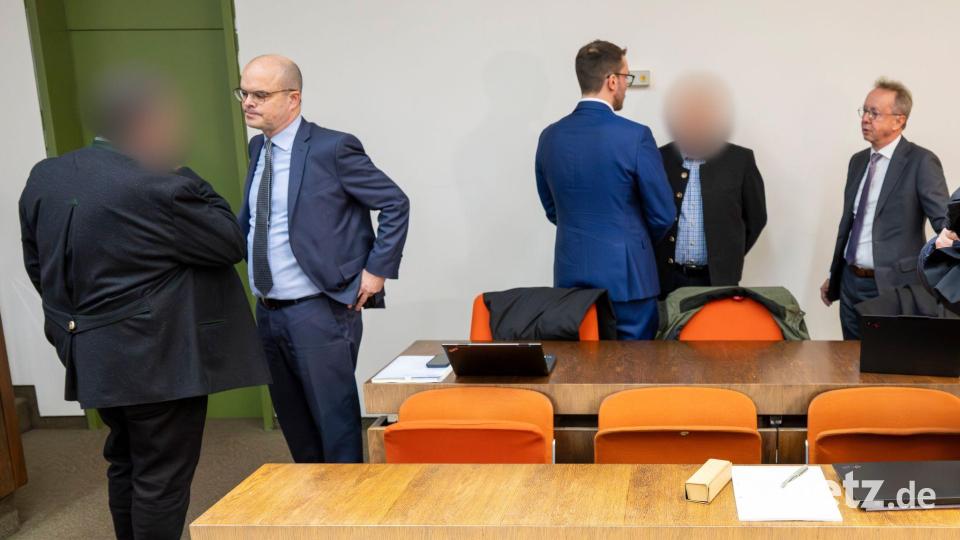 Die beiden Angeklagten zeigten zum Prozessauftakt Schuldgefühle. (Archivbild) Bild: Peter Kneffel/dpa