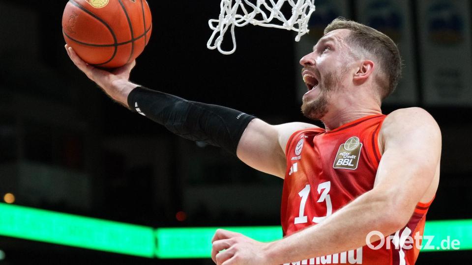 Andreas Obst und die Bayern-Basketballer wollen ins Top Four um den deutschen Basketball-Pokal. (Archivfoto) Bild: Soeren Stache/dpa