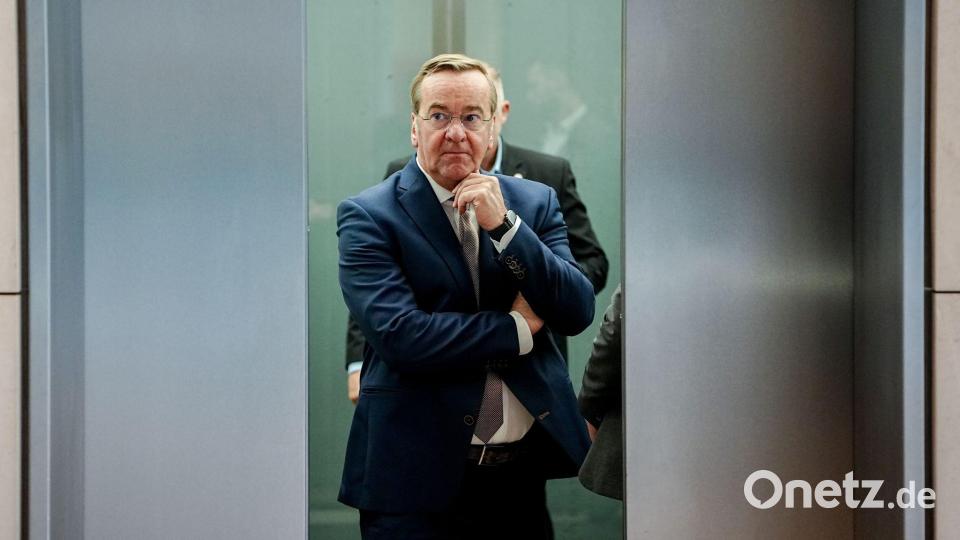 Pistorius bei SPD-Fraktion: Weg frei für Grundsatzdeal zur Wehrdienst-Reform Bild: Kay Nietfeld/dpa