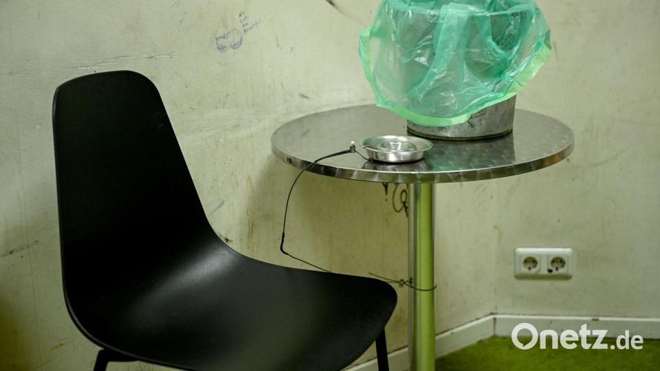 Im Konsumraum können Abhängige legal ihre Pfeife rauchen, ohne Konsequenzen fürchten zu müssen. Bild: Britta Pedersen/dpa