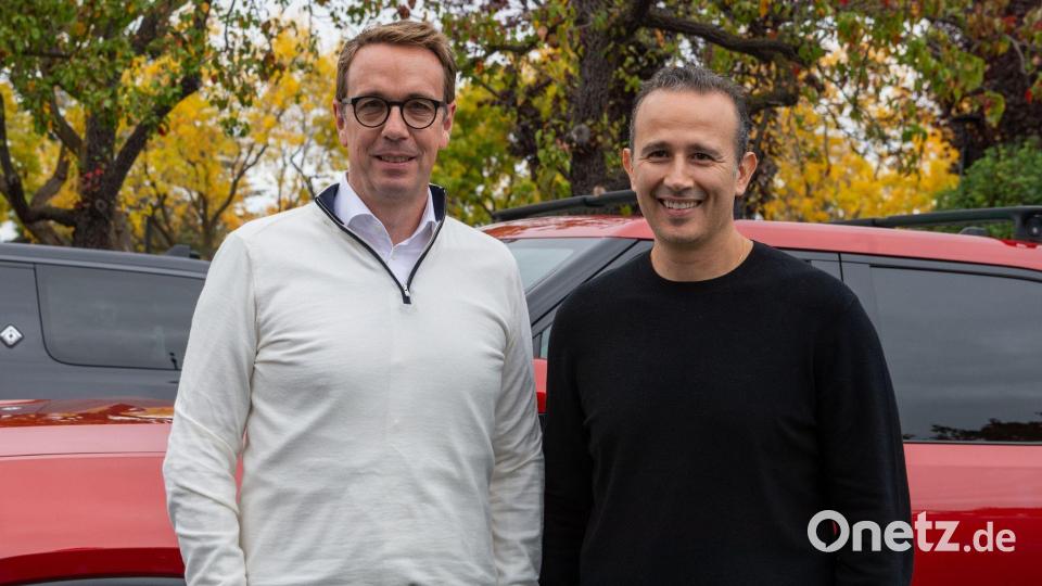 Carsten Helbing (l) und Wassym Bensaid führen das Gemeinschaftsunternehmen von VW und Rivian. Bild: Andrej Sokolow/dpa