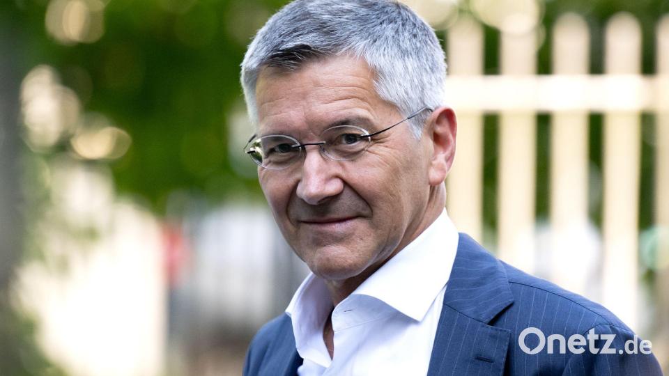 Bayern-Präsident Herbert Hainer begrüßt den Vorstoß des Bayerischen Fußball-Verbandes. (Archiv) Bild: Sven Hoppe/dpa