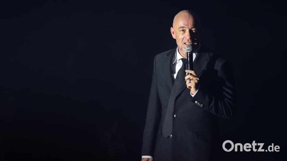 Nach dem kurzen Schreckmoment spielten Unheilig weiter. Bild: Jan Woitas/dpa