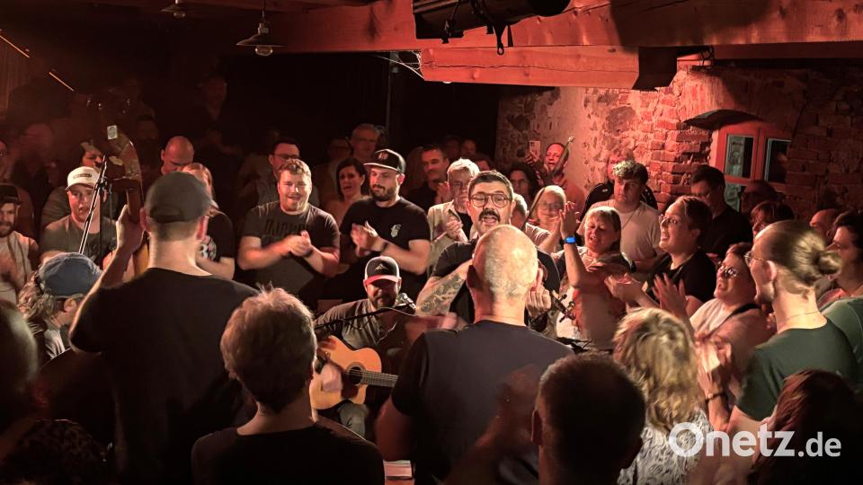 Django3000 verwandeln die Tenne am Schafferhof zwei Abende lang in ein Tollhaus. Bild: stg