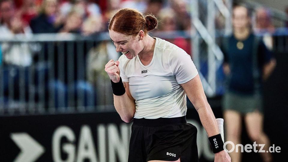 Tennisspielerin Ella Seidel holt für Deutschland im Billie Jean King Cup gegen die Türkei den ersten Sieg. Bild: Mathias Schulz/dpa