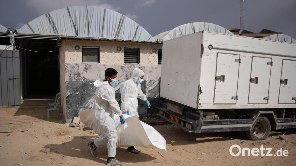 Israel übergibt Leichen nicht identifizierter Palästinenser – Transfer ins Nasser-Krankenhaus Bild: Abdel Kareem Hana/AP/dpa