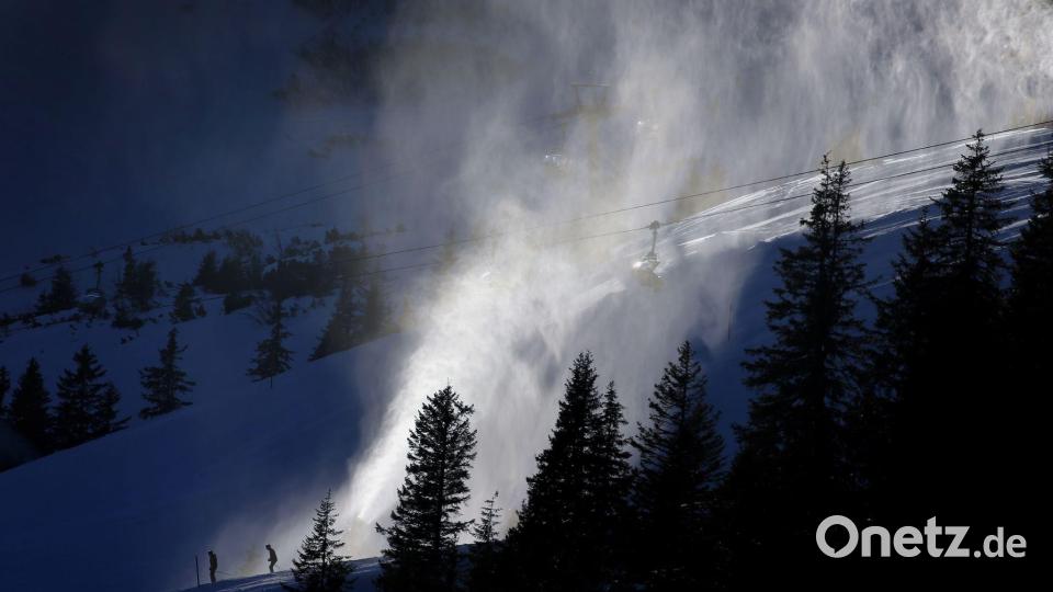 Der betroffene Zweier-Sessellift am Fellhorn soll einem Sechser-Sessellift weichen. (Archivbild) Bild: Karl-Josef Hildenbrand/dpa