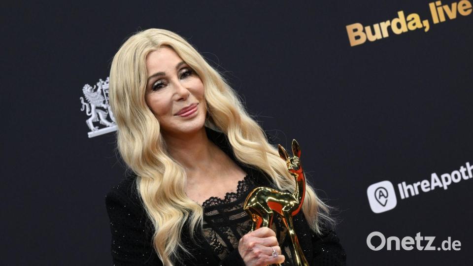 Cher wurde mit einem „Legenden“-Bambi geehrt. Bild: Felix Hörhager/dpa