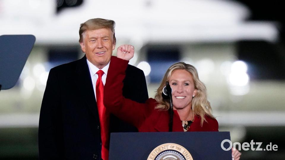 Bild aus glücklicheren Zeiten: „Die Partei gehört ihm“, sagte Greene einst über Trump. (Archivbild) Bild: Brynn Anderson/AP/dpa