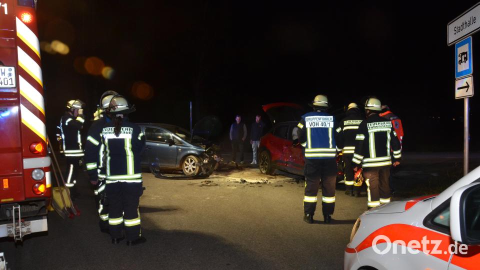 Am Freitagabend kam es gegen 17 Uhr an der Kreuzung bei der Stadthalle zu einem Unfall, bei dem zwei Beteiligte Verletzungen erlitten. Der Gesamtschaden beträgt rund 35.000 Euro. Bild: Elisabeth Dobmayer