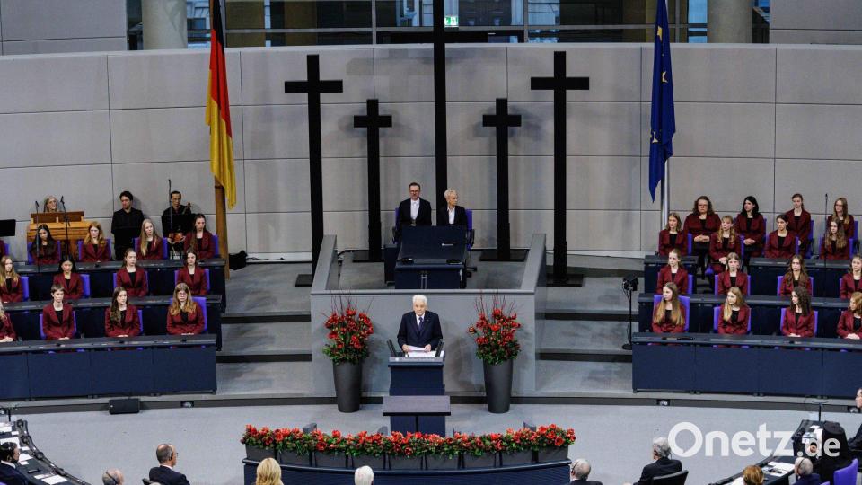 Italiens Staatspräsident Mattarella hält die zentrale Gedenkrede zum Volkstrauertag im Bundestag Bild: Carsten Koall/dpa