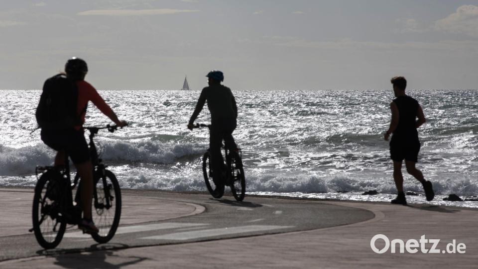 Strandsport auf Mallorca Bild: Clara Margais/dpa
