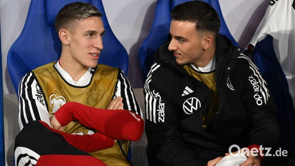 Nico Schlotterbeck (l.) soll bestmöglich am Montag wieder spielen können. Bild: Federico Gambarini/dpa