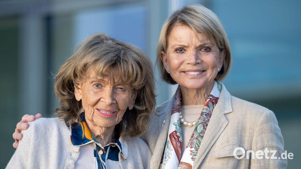 Trafen sich zu Gesprächen: Charlotte Knobloch und Schauspielerin Uschi Glas. Bild: Peter Kneffel/dpa