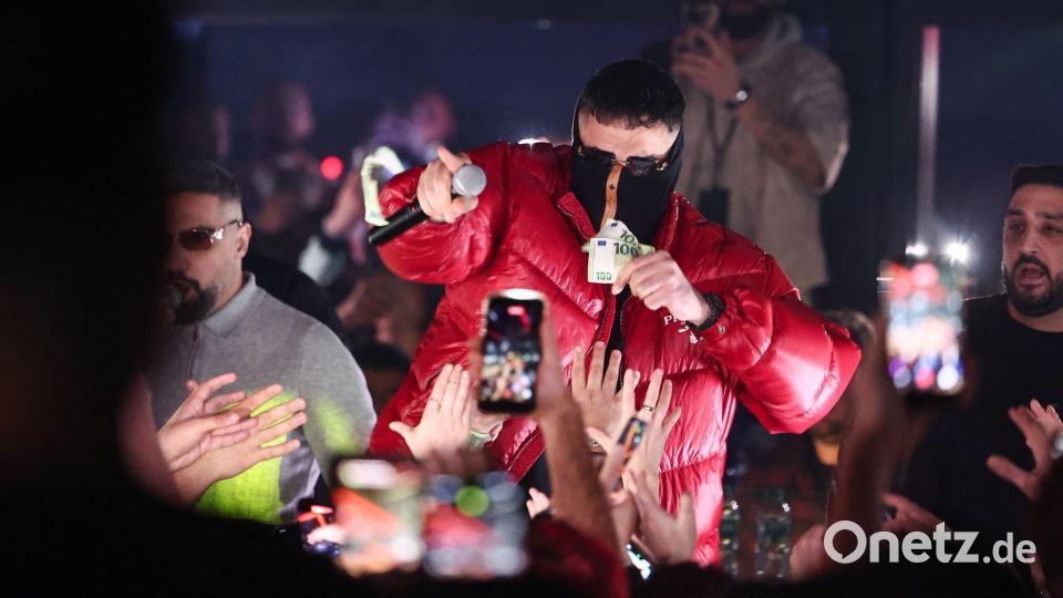 Der Rapper Haftbefehl tritt im La Louve in Gießen auf. Bild: Hannes P. Albert/dpa