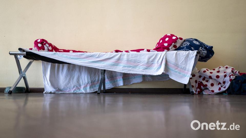Bett einer Kältehilfe-Notübernachtung in Berlin. (Archivbild) Bild: dpa
