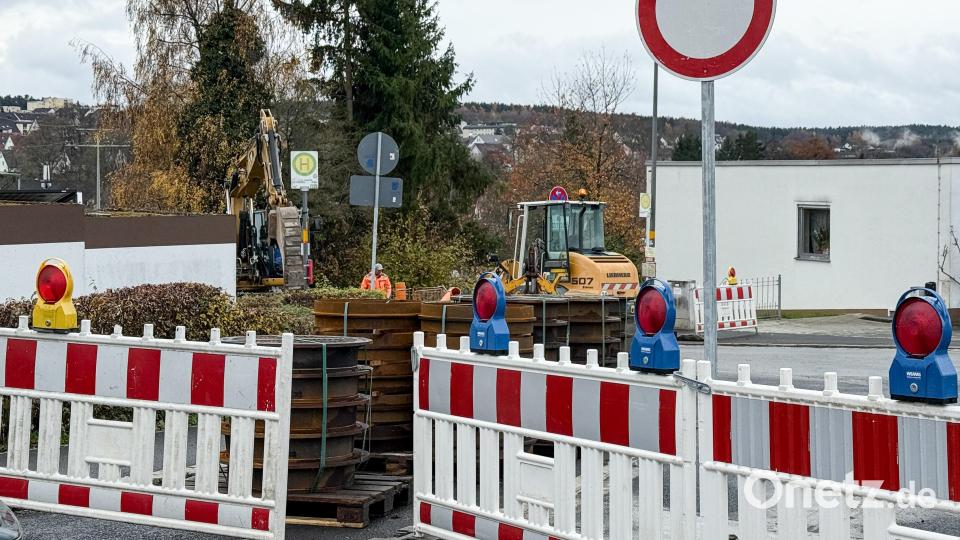 Von den Sperrungen betroffen sind die St.-Anna-, die St.-Georg- und die Obere Gartenstraße. Bis 19. Dezember sollen die Arbeiten abgeschlossen sein - wenn alles nach Plan läuft und es keine Verzögerungen, zum Beispiel durch Frost, gibt. Bild: Petra Hartl