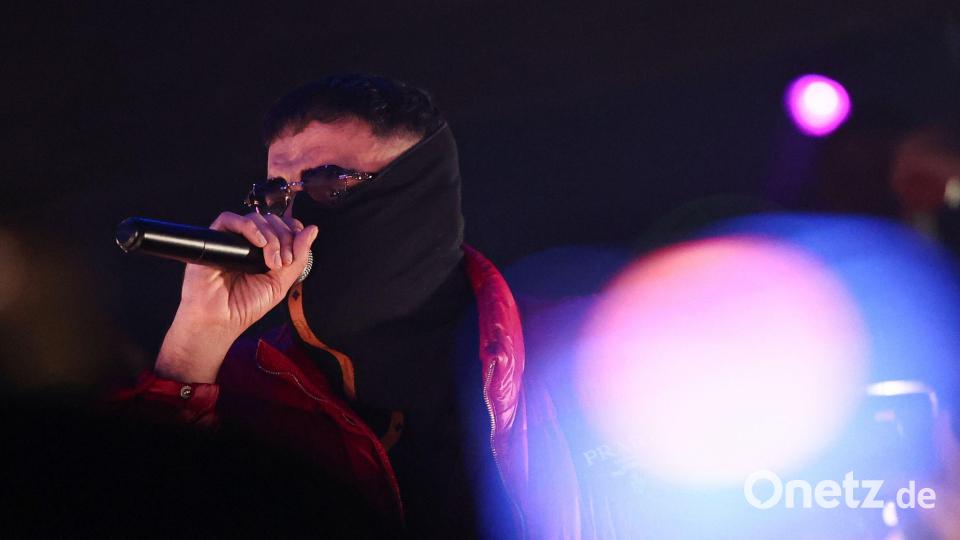 Der Rapper Haftbefehl ist mit seiner Doku derzeit in aller Munde. Am Wochenende trat er wieder auf - hier in Gießen. (Archivbild) Bild: Hannes P. Albert/dpa