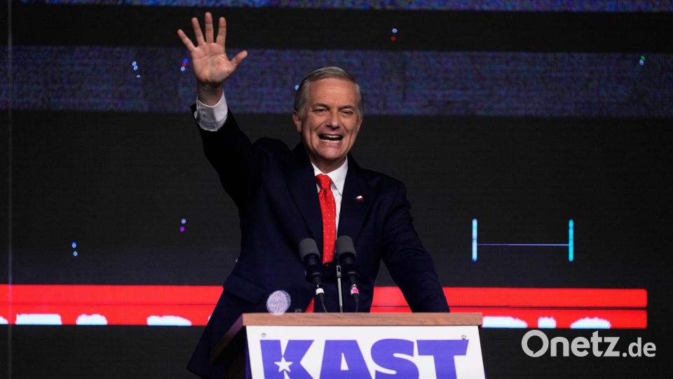 Rechtspolitiker Kast zieht als Favorit in die Stichwahl ein. Bild: Esteban Felix/AP/dpa