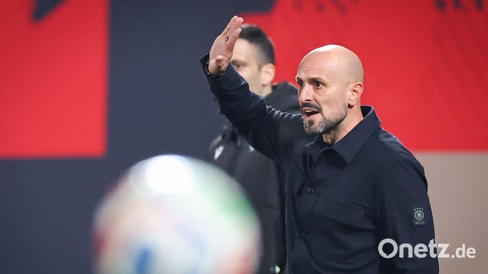Trainer Antonio Di Salvo strebt in Georgien den nächsten Sieg an. Bild: Daniel Karmann/dpa