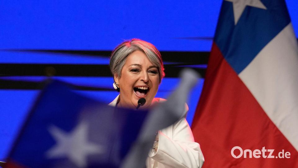 Die Kommunistin Jara hat die erste Wahlrunde knapp gewonnen. Bild: Natacha Pisarenko/AP/dpa